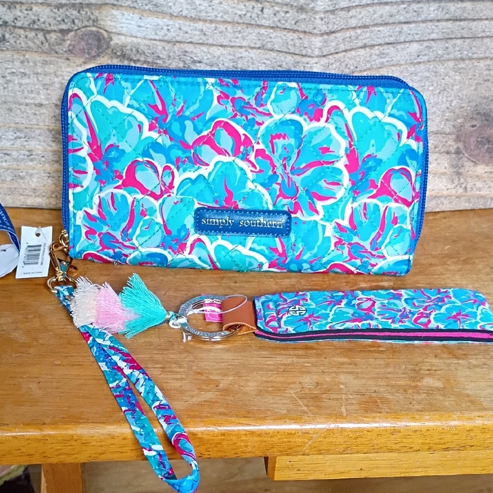 Simply Southern Floral Wallet and Keychain Set